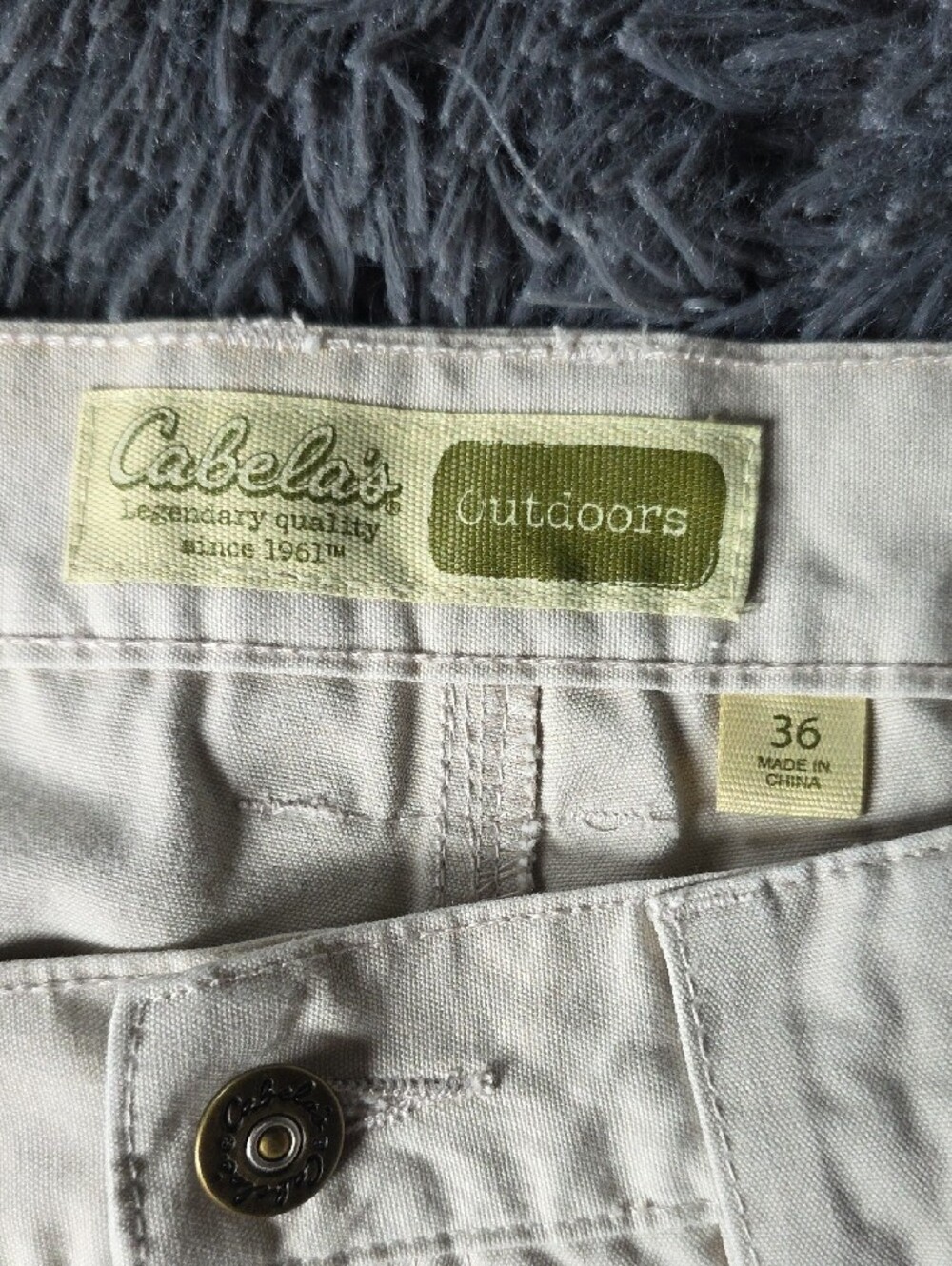Cabela's Men's Cargo Shorts in Light Khaki - Picture 6 of 8